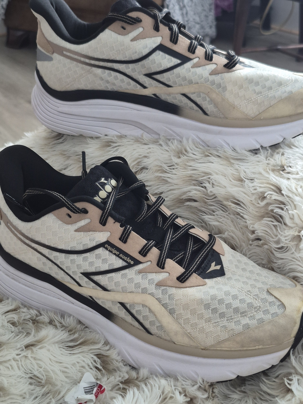 Diadora Men's Equipe Nucleo Cream and Black Running Sneakers 8.5